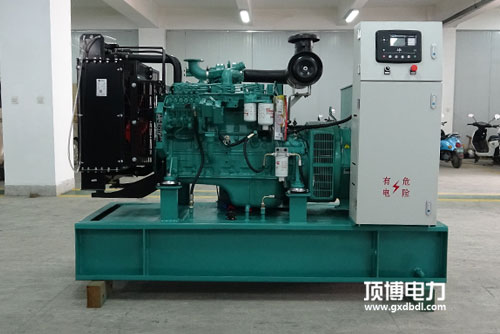 過熱馬上加冷卻水，難怪柴油發電機組又要維修！