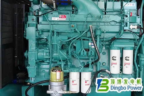 550KW康明斯柴油發(fā)電機(jī)組1