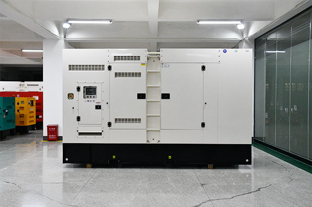 康明斯328kW靜音箱式柴油發電機組5