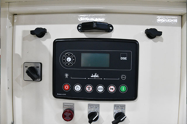 康明斯328kW靜音箱式柴油發電機組4